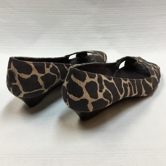 Comfortable Low Heel Wedges.  Ralph Lauren - Picture 4 of 7